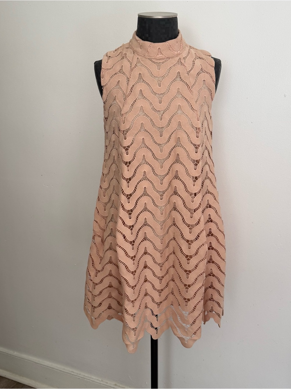 Gracia peach-colored sleeveless mini dress